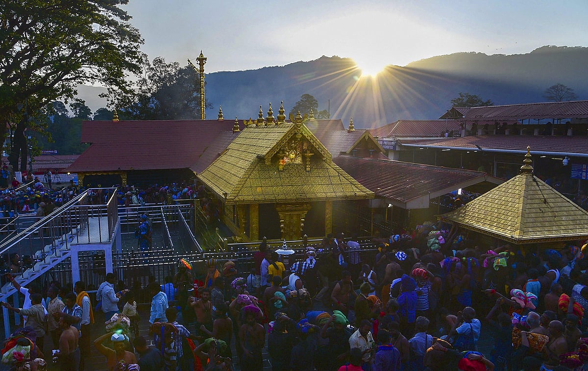 ശബരിമല യുവതീപ്രവേശനം: നിര്‍ണായക വിധി ഇന്ന്; സംസ്ഥാനത്ത് ജാഗ്രതാ നിര്‍ദേശം