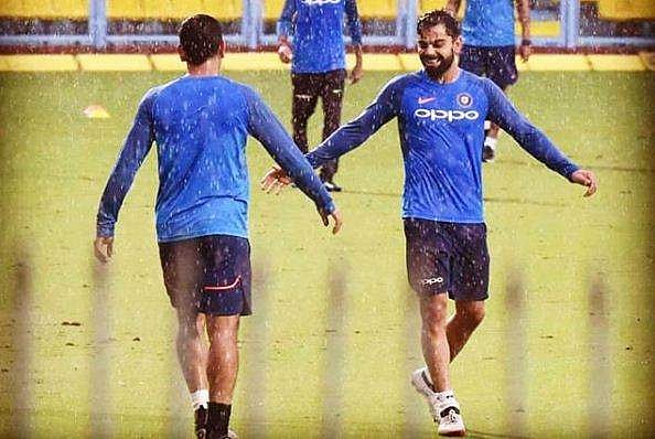 'കുറ്റകൃത്യത്തില്‍ പങ്കാളികളാണ്'; ധോനിയുമൊത്തുള്ള ചിത്രം പങ്കിട്ട് കോഹ്‌ലി; തല വിരമിക്കാനൊരുങ്ങുന്നു? 
