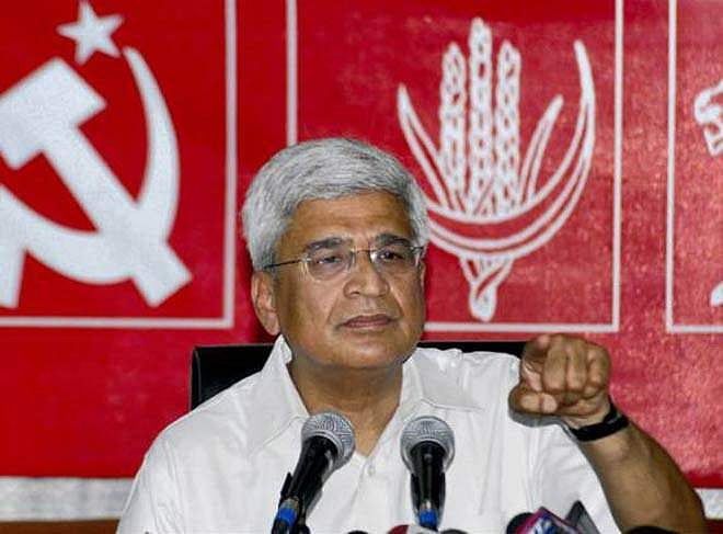 'ഭൂരിപക്ഷ വാദത്തോട് സന്ധി ചെയ്യുന്നു' ; സുപ്രിംകോടതിക്കെതിരെ പ്രകാശ് കാരാട്ട്