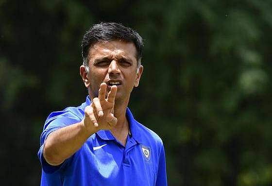 ഇന്ത്യന് പരിശീലകരെ അവഗണിച്ചാല് പാളുന്നത് ഇവിടെ; ഐപിഎല് ടീമുകളോട് രാഹുല് ദ്രാവിഡ്