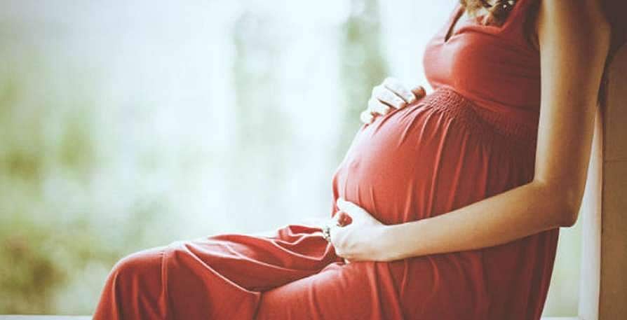 ഇനിമുതല്‍ അണ്‍ എയ്ഡഡ് സ്ഥാപനങ്ങളിലും ശമ്പളത്തോടുകൂടി ആറുമാസം പ്രസവാവധി; കുസുമത്തിന്റെ പോരാട്ടത്തില്‍ പുതിയ വിജയം