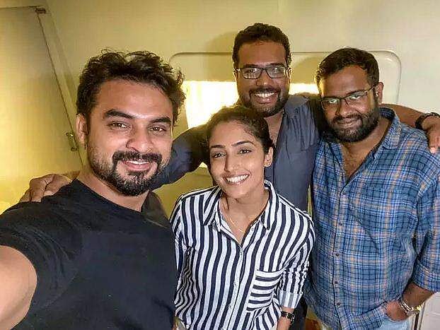 'ബി​ഗിൽ ​ഗേൾ' ഇനി ടൊവിനോയ്ക്കൊപ്പം;  'ഫോറൻസിക്കി'ൽ  റേബ മോണിക്കയും 