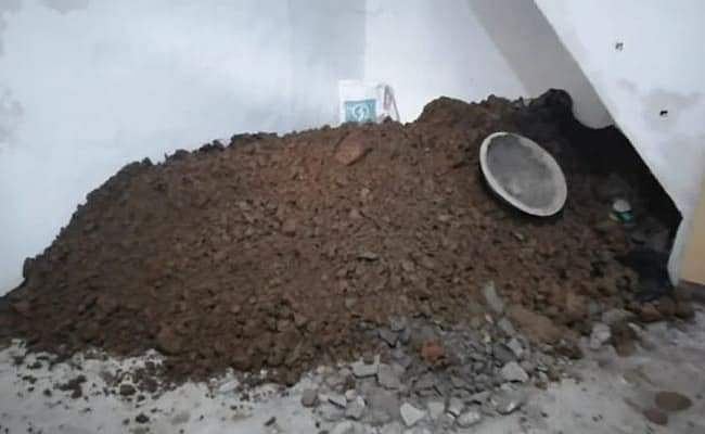 വീട്ടില്‍ ആരുമില്ലെന്ന് പറഞ്ഞ് വിളിച്ചുവരുത്തി, യുവാവിനെ കാമുകിയും മാതാപിതാക്കളും ചേര്‍ന്ന് കൊലപ്പെടുത്തി; അറസ്റ്റ്