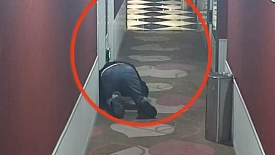 ലൈംഗിക ബന്ധത്തില്‍ ഏര്‍പ്പെടുന്നവരുടെ മുറികളില്‍ ഒളിഞ്ഞുനോട്ടം പതിവാക്കി; യുവാവിനെ കുടുക്കി സിസി ടിവി; അറസ്റ്റ്