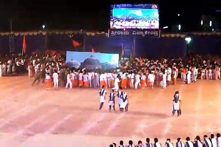 ബാബറി മസ്ജിദ് തകര്‍ത്ത് രാമക്ഷേത്രം നിര്‍മ്മിച്ച് വിദ്യാര്‍ഥികളുടെ ജയ് വിളി; വിവാദം; വീഡിയോ