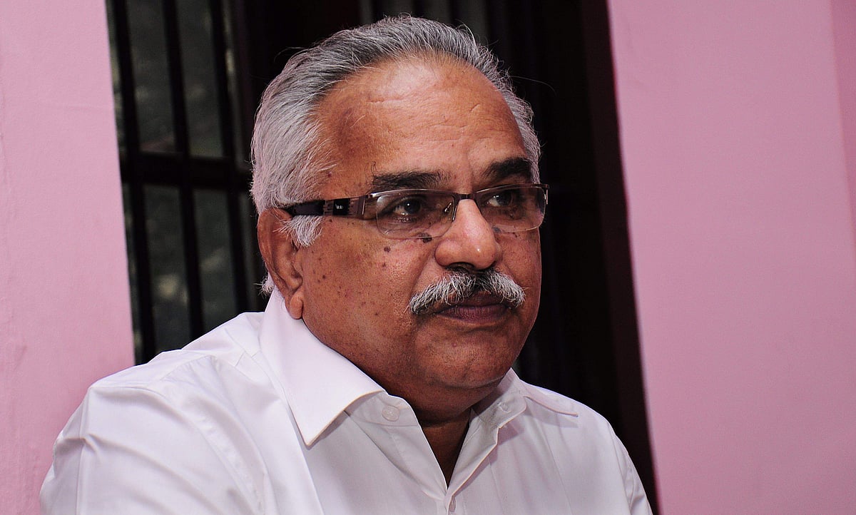 'വിമർശകരുടെ തായ്വേര് ചികഞ്ഞ് സ്വന്തം അടിമണ്ണൊലിച്ചുപോകരുത്'