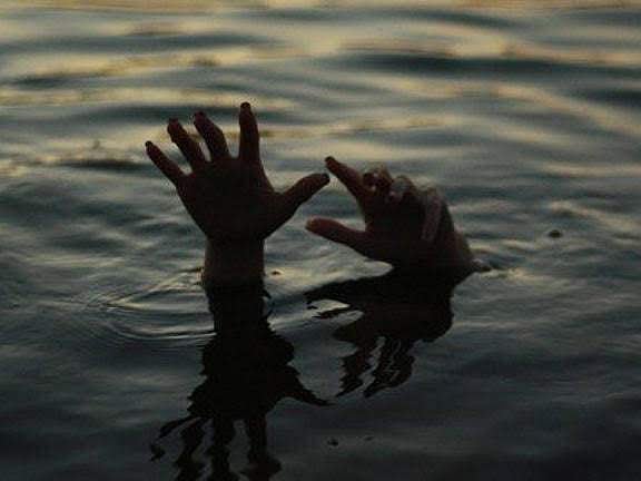 വയനാട് കാണാനെത്തിയ മൂന്നു യുവാക്കള്‍ വെള്ളച്ചാട്ടത്തില്‍ മുങ്ങിമരിച്ചു