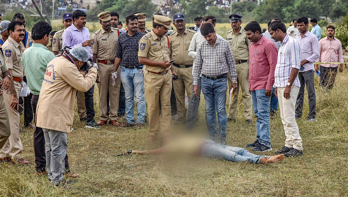 ഹൈദരാബാദ് ഏറ്റുമുട്ടല് കൊല : പ്രതികളുടെ മൃതദേഹം വീണ്ടും പോസ്റ്റ്മോര്ട്ടം ചെയ്യണമെന്ന് ഹൈക്കോടതി