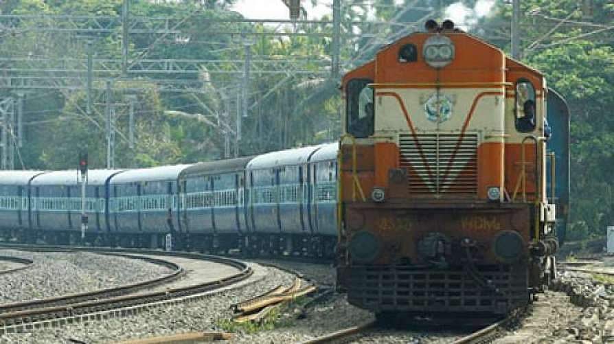 പാലരുവി എക്‌സ്പ്രസില്‍ നാളെ മുതല്‍ 4 അധിക കോച്ചുകള്‍