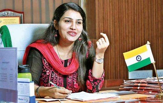 അദ്ദേഹത്തെ അധിക്ഷേപിച്ചിട്ടില്ല , 'എംഎല്‍എ' എന്നു മാത്രമാണ് വിളിച്ചത്; ദേവികുളത്ത് അനധികൃത നിര്‍മ്മാണം അനുവദിക്കാനാവില്ലെന്ന് രേണു രാജ്‌ 