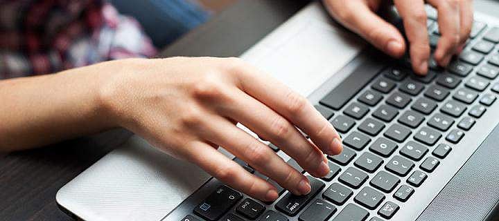 കേരളത്തിലെ സര്‍വ്വകലാശാല സേവനങ്ങള്‍ പൂര്‍ണ്ണായും ഇനി ഓണ്‍ലൈനായി