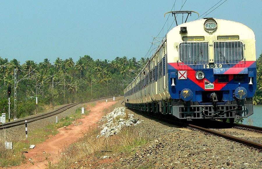 ട്രെയിനുകൾ റദ്ദാക്കി 