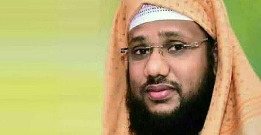 പീഡനക്കേസ് പ്രതിയായ ഇമാമിനെ ഒളിവില് പോകാന് സഹായിച്ച സഹോദരന് കസ്റ്റഡിയില്; പ്രതി ബംഗലൂരുവിലേക്ക് കടന്നതായി റിപ്പോര്ട്ട്, ഇന്ന് ലുക്കൗട്ട് നോട്ടീസ്
