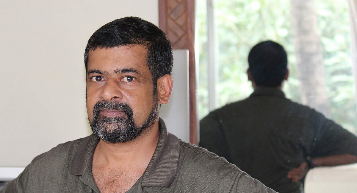 താറാവുകള്‍ക്കിടയില്‍ ഒരു ഫ്‌ലെമിംഗോ: അന്തരിച്ച എഴുത്തുകാരന്‍ വിജയ് നമ്പീശനെക്കുറിച്ച്