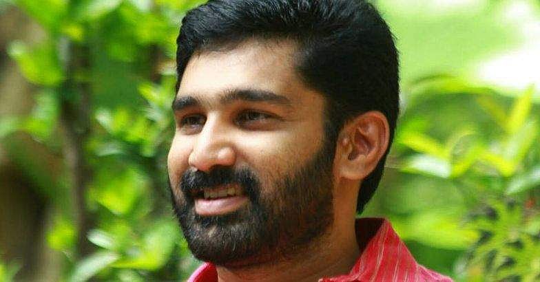 'ബലാത്സംഗം ചെയ്ത വില്ലനെക്കൊണ്ട്  ഇരയെ വിവാഹം ചെയ്യിക്കുന്ന യമണ്ടന്‍ പരിഹാരക്രിയ ഇങ്ങോട്ട് വേണ്ട'; 'കമ്മ്യൂണിസ്റ്റ് മഹിള'യ്ക്ക് മറുപടിയുമായി വി ടി ബല്‍റാം