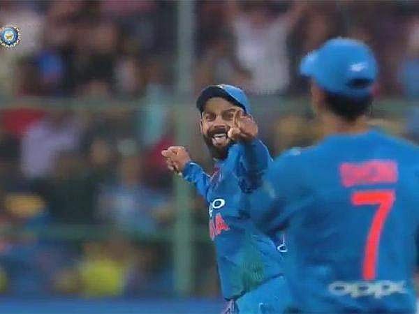 ധോനിയെ ചൂണ്ടി കോഹ് ലി പറയുന്നത് എന്താണ്? ആ തന്ത്രം ധോനിയുടേത് തന്നെ!
