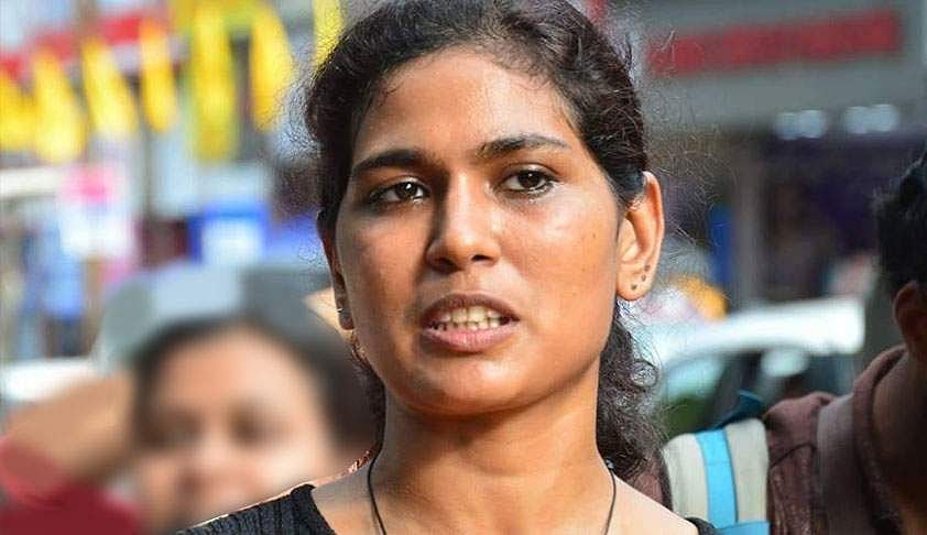 ചെക്ക് കേസില് കുടുങ്ങി രഹ്ന ഫാത്തിമ; 2.1 ലക്ഷം രൂപ പിഴയും ഒരു ദിവസം തടവും