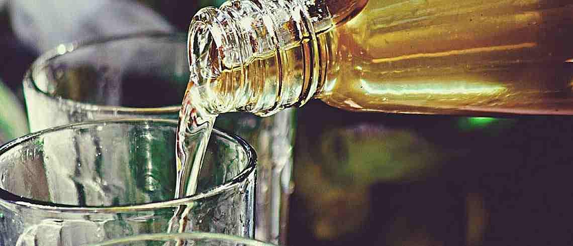 ഉത്തര്‍പ്രദേശിലും ഉത്തരാഖണ്ഡിലും വ്യാജമദ്യ ദുരന്തം: 38 മരണം