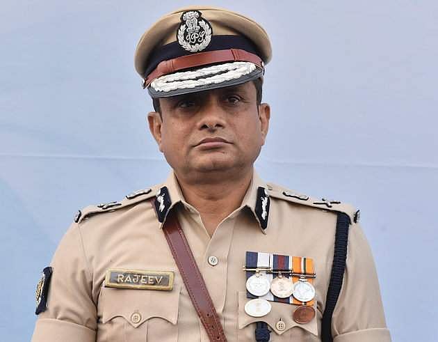 ശാരദ ചിട്ടി തട്ടിപ്പ് കേസ്; കൊൽക്കത്ത പൊലീസ് കമ്മീഷണർ രാജീവ് കുമാറിനെ സിബിഐ ഇന്ന് ചോദ്യം ചെയ്യും
