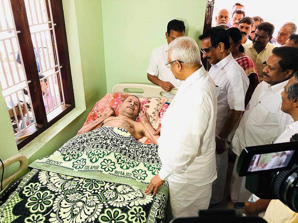 'വടകര തിരിച്ചുപിടിക്കും'; ജീവിക്കുന്ന രക്തസാക്ഷി സഖാവ് പുഷ്പന്റെ വീട്ടില്‍ നിന്ന് ജയരാജന്റെ പ്രചാരണത്തിന് തുടക്കം