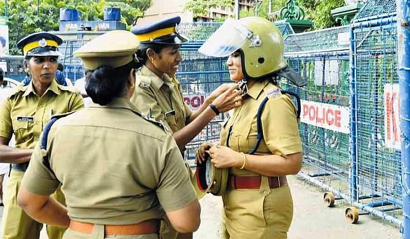 ലാത്തിചാര്‍ജിന് ഇനി വനിതാ പൊലീസും; തോക്കിന് വിശ്രമം, പുതിയ രീതി പരീക്ഷിക്കാന്‍ കേരള പൊലീസ്