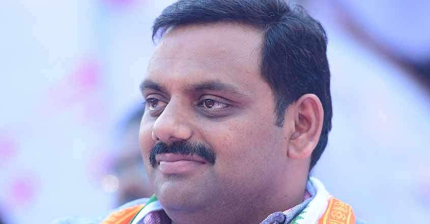 മിന്നൽ ഹർത്താൽ : ഡീൻ കുര്യാക്കോസിനെതിരെ 190 കേസുകൾ ; ക​മ​റു​ദ്ദീ​നും ഗോ​വി​ന്ദ​ൻ​നാ​യ​രും കോ​ട​തി​യെ തെ​റ്റി​ദ്ധ​രി​പ്പിക്കുന്നുവെന്ന് പൊലീസ് 