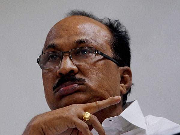 എല്ലാ കാര്യങ്ങള്ക്കും സഹകരിച്ച സഹപ്രവര്ത്തകര് എന്നോട് എന്തിന് ഇത് ചെയ്തു ? ; സോണിയയും മന്മോഹനും പിന്തുണച്ചിട്ടും കെ വി തോമസിന് പാരയായത് കേരള നേതാക്കള്
