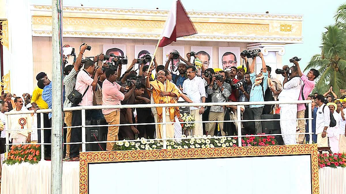 ബിഡിജെഎസ് പിളര്‍ന്നു; എന്‍ഡിഎയില്‍ തുടരുമോയെന്ന് തീരുമാനിക്കും