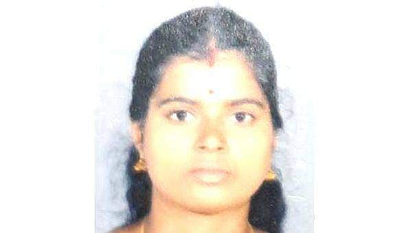 17കാരനായ മകന് വഴക്കിട്ട് വീട്ടില് നിന്ന് ഇറങ്ങിപ്പോയി; മനോവിഷമത്തില് അമ്മ വിഷഇല കഴിച്ച് ജീവനൊടുക്കി