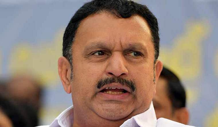 'രമണ്‍ ശ്രീവാസ്തവയെ വിശ്വസിച്ചവര്‍ക്കെല്ലാം പണികിട്ടിയിട്ടുണ്ട്' ; രാജ്യദ്രോഹി എന്നു വിളിച്ചവര്‍ തന്നെ തലയിലേറ്റി നടക്കുന്നു : കെ മുരളീധരന്‍