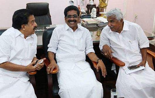 ഐ​ ​ഗ്രൂപ്പിന്റെ രഹസ്യ യോ​ഗം; കെപിസിസി ഇടപെടുന്നു, അച്ചടക്ക ലംഘനം തെളിഞ്ഞാൽ നടപടിയെന്ന് മുല്ലപ്പള്ളി