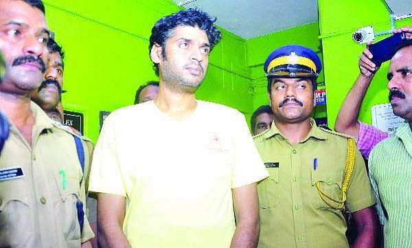 ഏഴുവയസ്സുകാരനെ അരുണ് ലൈംഗികമായും പീഡിപ്പിച്ചുവെന്ന് പൊലീസ്: പോക്സോ നിയമപപ്രകാരം കേസെടുത്തു, ബന്ധുക്കള്ക്ക് പരാതിയുണ്ടെങ്കില് അച്ഛന്റെ മരണവും അന്വേഷിക്കും