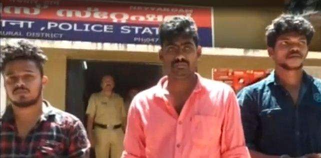 സ്വന്തമായി നിർമിച്ച നോട്ടുമായി സി​ഗരറ്റ് വാങ്ങാനെത്തി; കള്ളനോട്ടടി സംഘത്തെ നാട്ടുകാർ കുടുക്കി