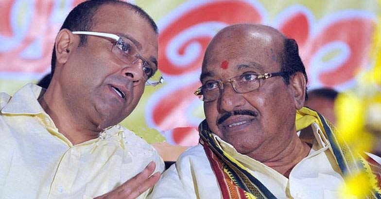 തുഷാര്‍ മത്സരിക്കണമെന്ന് ബിഡിജെഎസ്; രാജിവച്ചിട്ടുമതിയെന്ന് വെളളാപ്പളളി, പ്രചാരണത്തിന് ഇറങ്ങിയത് തെറ്റായിപ്പോയി  