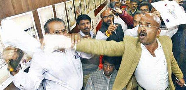 'അയാള്‍ വന്നാല്‍ കൈകാര്യം ചെയ്യും'; പ്രിയനന്ദനന്‍ പങ്കെടുക്കാനിരുന്ന പരിപാടിക്കെതിരേ സംഘപരിപാര്‍ അതിക്രമം