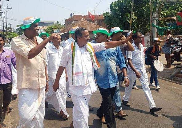 നേതാക്കളെല്ലാം വയനാട്ടില്‍; പ്രവര്‍ത്തിക്കാനാളില്ല; പരാതിയുമായി യുഡിഎഫ് സ്ഥാനാര്‍ത്ഥികള്‍