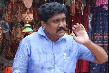 'മുണ്ട് പൊക്കി നോക്കണം'; പിഎസ് ശ്രീധരന്‍പിള്ളയ്ക്ക് എഎ റഹീമിന്റെ മറുപടി