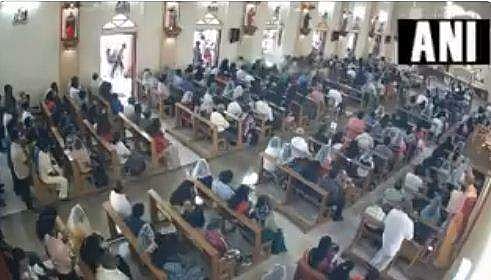 ശ്രീലങ്കന്‍ പളളിയിലെ ചാവേറിന്റെ ദൃശ്യങ്ങള്‍ പുറത്ത് ( വീഡിയോ) 