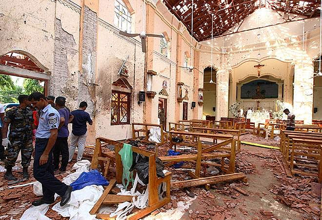 കൊളംബോ സ്‌ഫോടനപരമ്പര : കാസര്‍കോട് രണ്ട് വീടുകളില്‍ എന്‍ഐഎ റെയ്ഡ് ; മൊബൈല്‍ ഫോണുകള്‍ അടക്കം പിടിച്ചെടുത്തു
