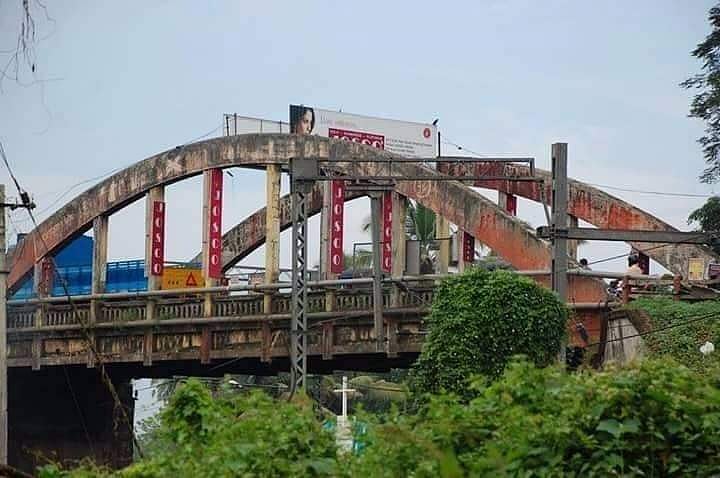 രണ്ടുതവണയും പരാജയപ്പെട്ടു; നാഗമ്പടം മേല്‍പ്പാലം പൊളിക്കാനുള്ള ശ്രമം ഉപേക്ഷിച്ചു, ട്രെയിന്‍ ഗതാഗതം ഉടന്‍ പുനഃസ്ഥാപിക്കും