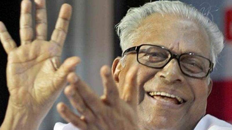ആര്എസ്എസ് നിയോഗിച്ച ചൗക്കിദാര് ഇന്ത്യയെ കൊളളയടിക്കുന്നു; രാജ്യത്ത് എന്തുസംഭവിക്കുന്നുവെന്ന് കാവല്ക്കാരന് അറിയുന്നില്ല; വിഎസ് അച്യുതാനന്ദന്