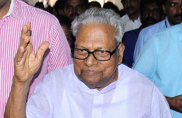 കേരളത്തിന്റെ 'വിപ്ലവസൂര്യന്‍' വി എസ് നൂറാം വയസ്സിലേക്ക്