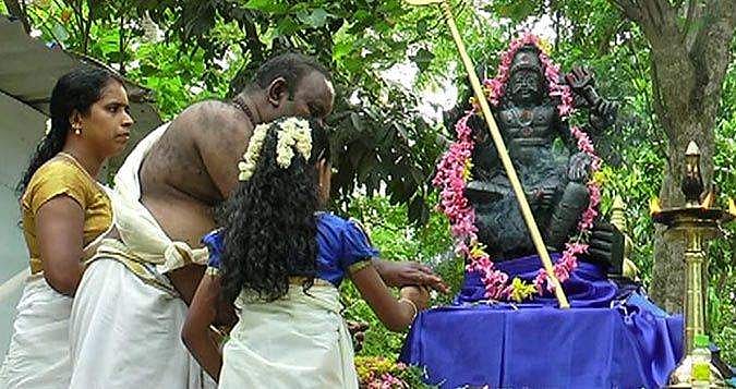 'എതിർപ്പുകൾക്ക് മുന്നിൽ മുട്ടുമടക്കിയില്ല'; ബാലികയുടെ മുഖ്യകാർമികത്വത്തിൽ ശനീശ്വര വി​ഗ്രഹപ്രതിഷ്ഠ