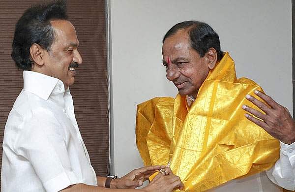 കോണ്‍ഗ്രസിനെ ഒഴിവാക്കിയുള്ള മുന്നണിക്കു സാധ്യതയില്ല; ചന്ദ്രശേഖര റാവു വന്നത് ക്ഷേത്ര ദര്‍ശനത്തിനെന്ന് സ്റ്റാലിന്‍