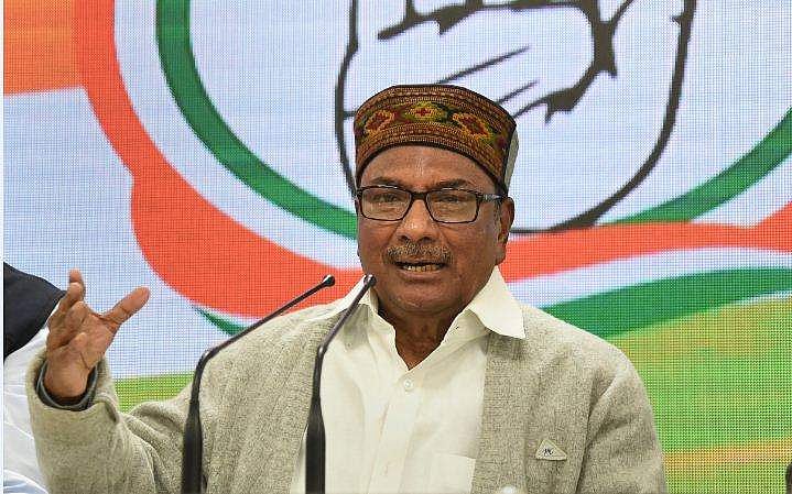 'എ കെ ആന്റണി പ്രധാനമന്ത്രി പദത്തിലേക്ക് ?'; ചര്‍ച്ചകള്‍ ഉയര്‍ത്തി കുറിപ്പ്