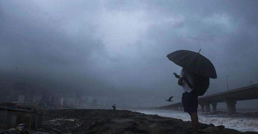 സംസ്ഥാനത്ത് ശക്തമായ മഴയ്ക്ക് സാധ്യത; നാല് ജില്ലകളില്‍ യെല്ലോ അലര്‍ട്ട്; കടലില്‍ പോകരുതെന്ന് മുന്നറിയിപ്പ്