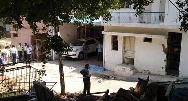 കോൺ​​ഗ്രസ് എംഎൽഎയുടെ വീടിന് സമീപം സ്ഫോടനം: ഒരാൾ കൊല്ലപ്പെട്ടു