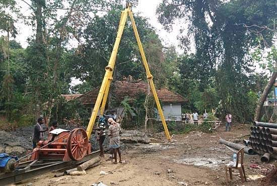 ശാന്തിവനത്തിലെ ചെളി കെഎസ്ഇബി നീക്കം ചെയ്യും; നിര്‍മ്മാണ പ്രവര്‍ത്തനങ്ങള്‍ പൂര്‍ണമായും നിര്‍ത്തിവയ്ക്കാതെ പിന്നോട്ടില്ലെന്ന് സമരസമിതി