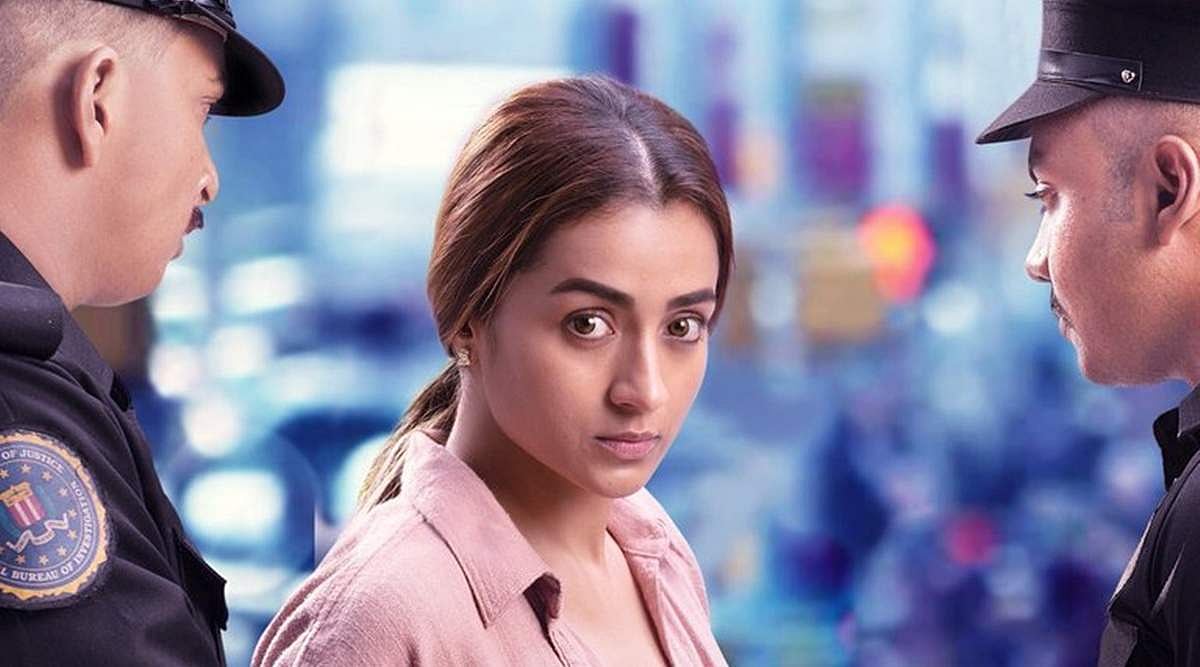 തീക്ഷ്ണമായ ആ കണ്ണുകളില്‍ എന്താണ്? ആരെയായിരിക്കും തൃഷ നോക്കുന്നത്!!