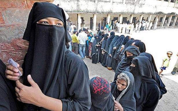 റംസാന്‍ വ്രതം; വോട്ടെടുപ്പ് പുലര്‍ച്ചെ നാലരയ്ക്ക് ആരംഭിക്കണമെന്ന ആവശ്യം തെരഞ്ഞെടുപ്പ് കമ്മീഷന്‍ തള്ളി